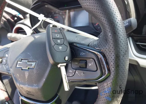 2025 Chevrolet Trax Fwd 1Rs z USA, uszkodzony, nr VIN KL77LGEP6SC300788